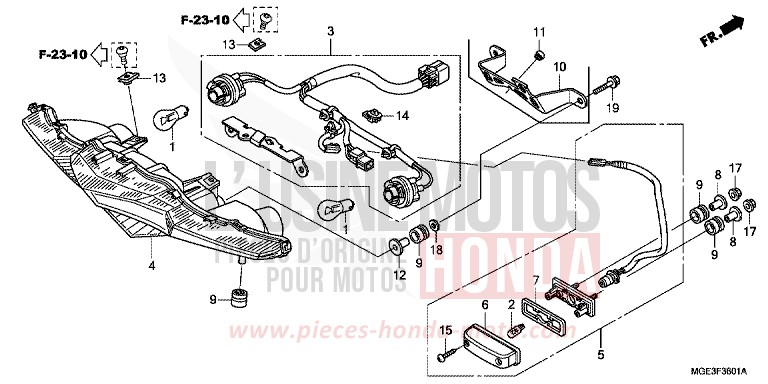 FEU ARRIERE (VFR1200FC/FD/FDC/FDD) de VFR1200F DCT DARKNESS BLACK METALLIC (NH463) 2012
